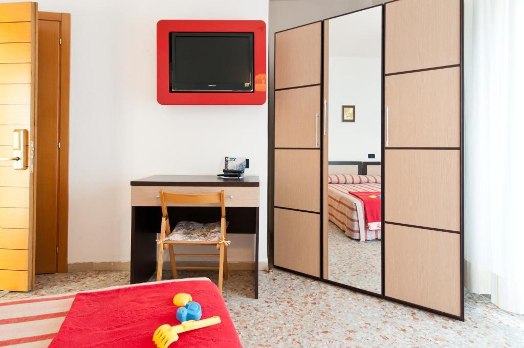 Hotel Milan Rosolina Mare Habitación foto